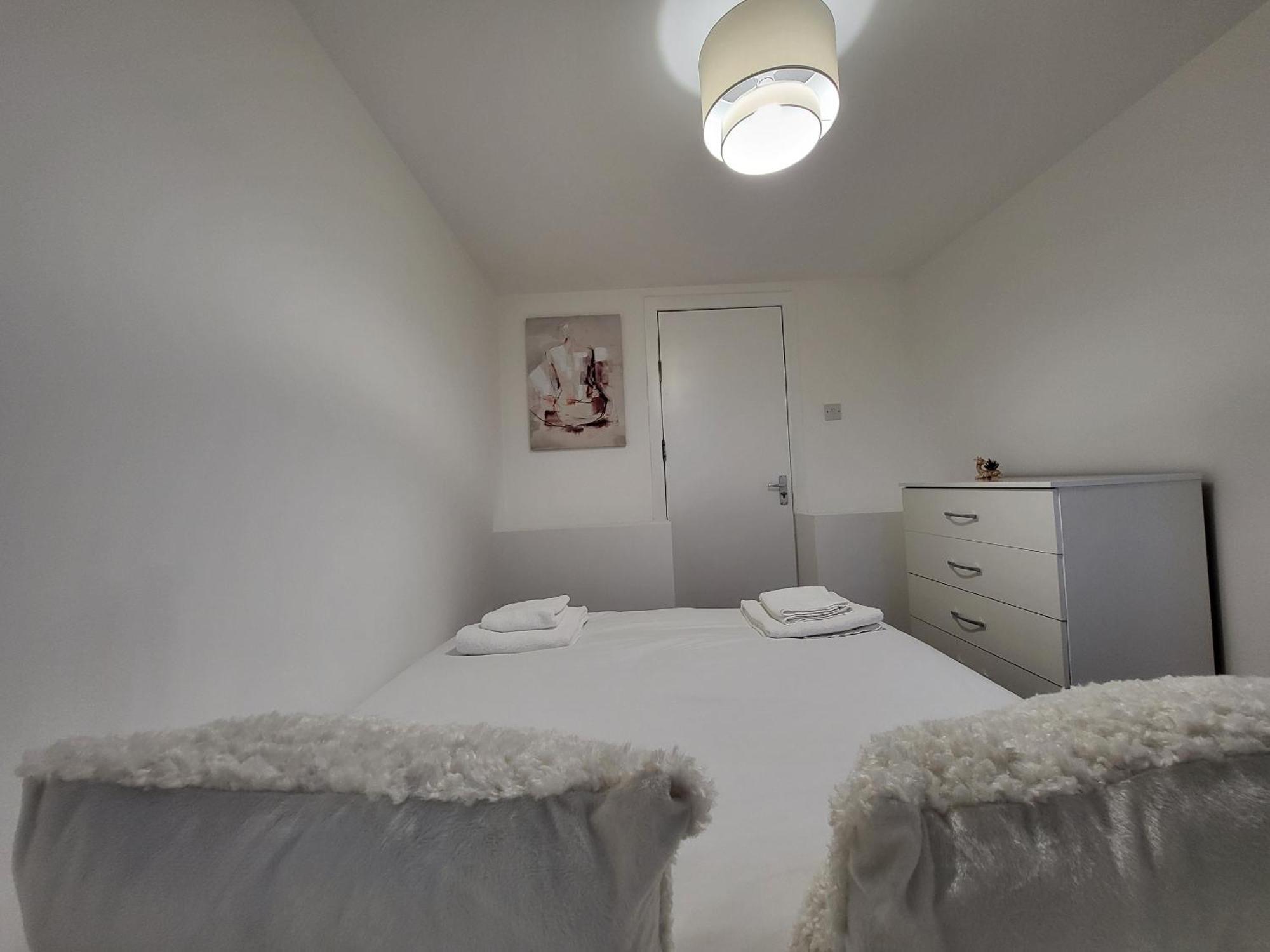 5br Retreat - Walk To Tube, Explore Appartamento Londra