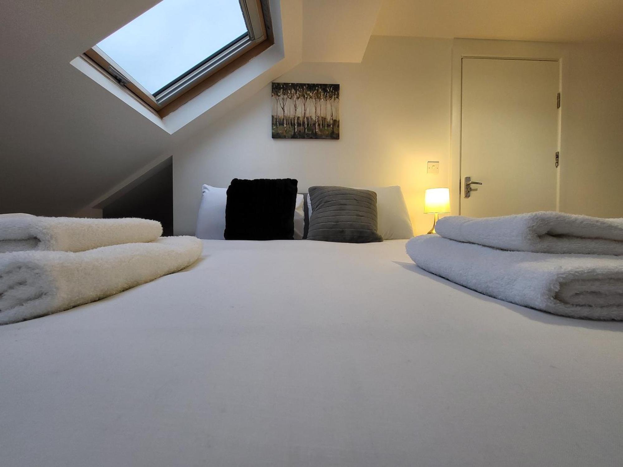 5br Retreat - Walk To Tube, Explore Londra