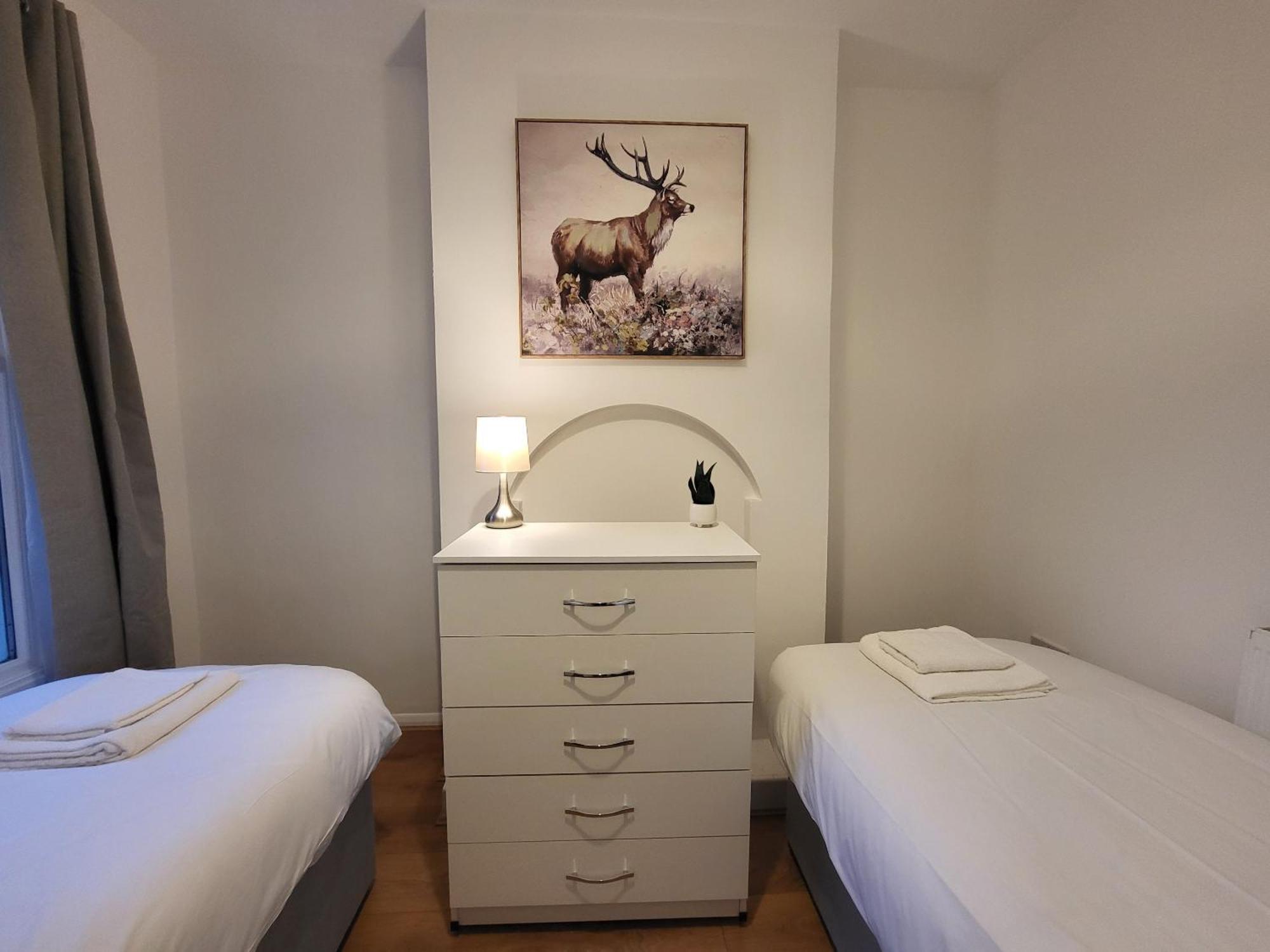 5br Retreat - Walk To Tube, Explore Appartamento *