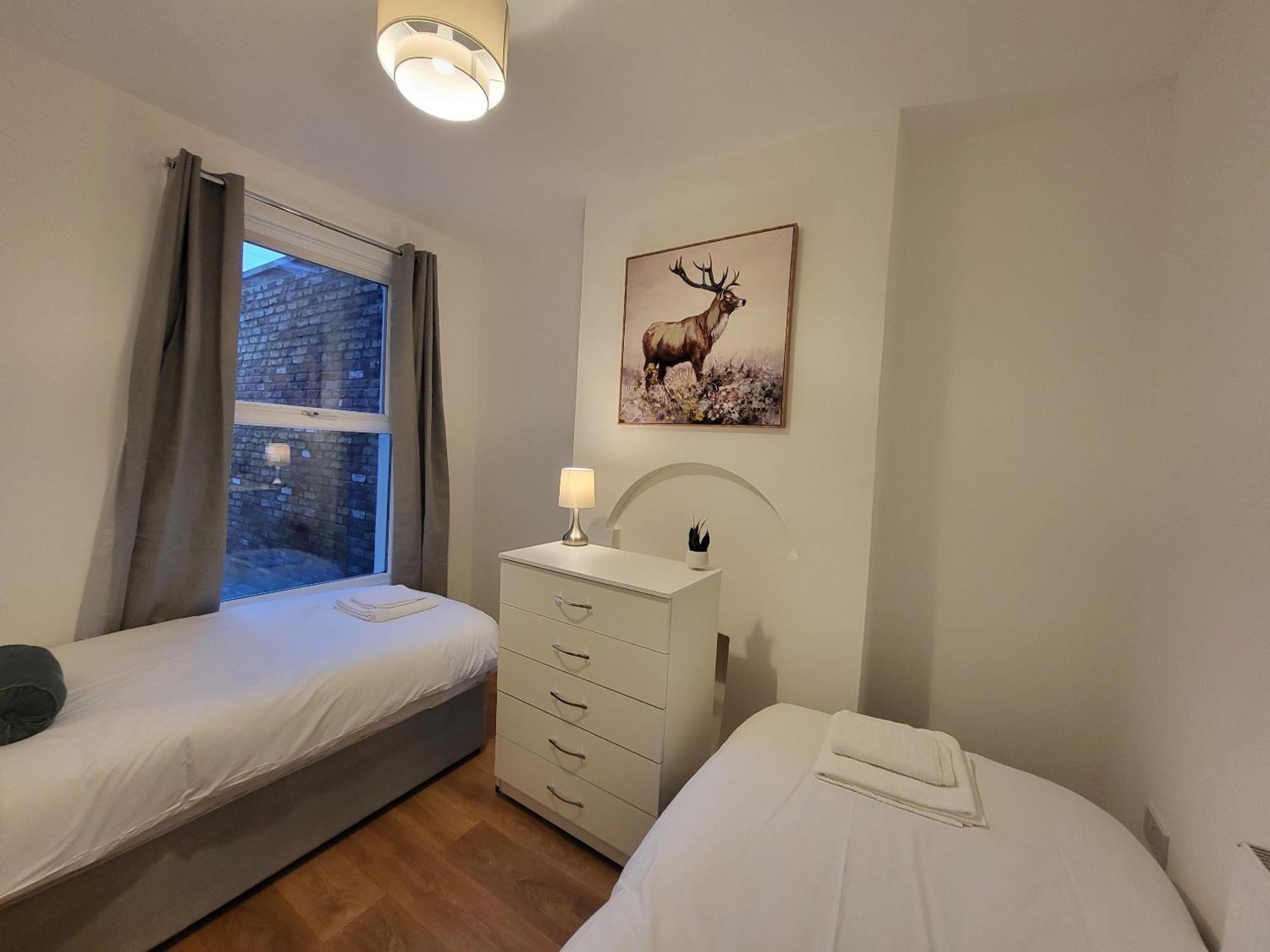 5br Retreat - Walk To Tube, Explore Appartamento Londra