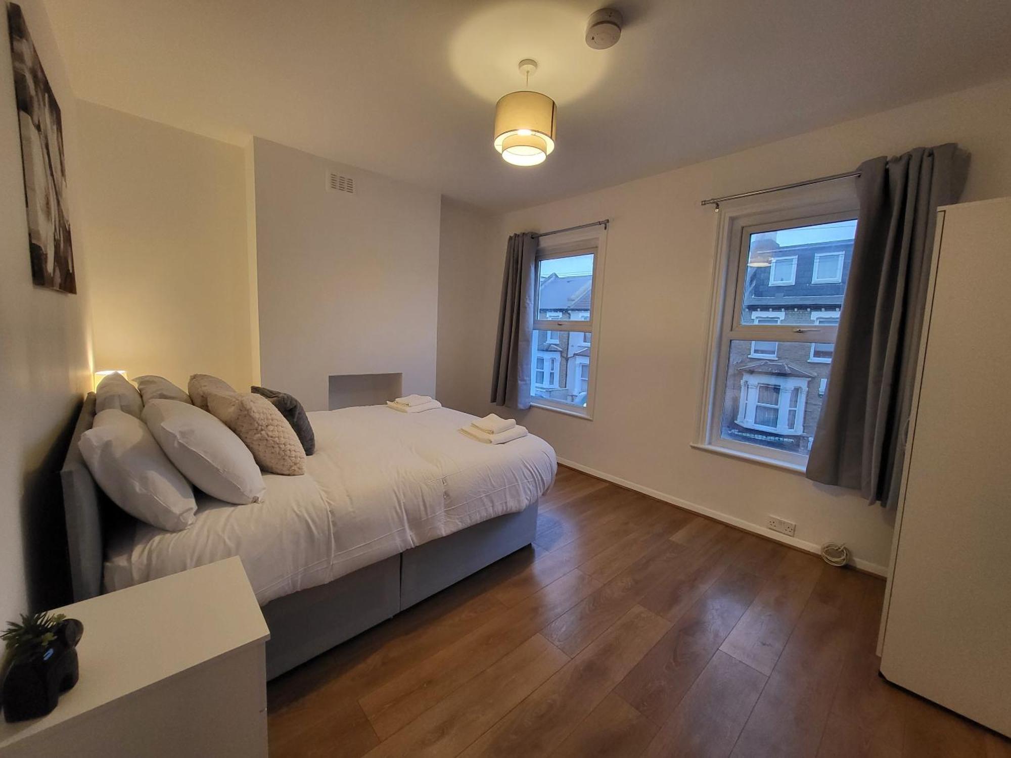 Appartamento 5br Retreat - Walk To Tube, Explore